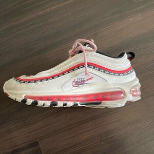 NIKE WOMEN’S AIR MAX